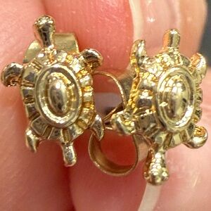 NEW Nordstrom Gold Plated Turtle Stud Earrings